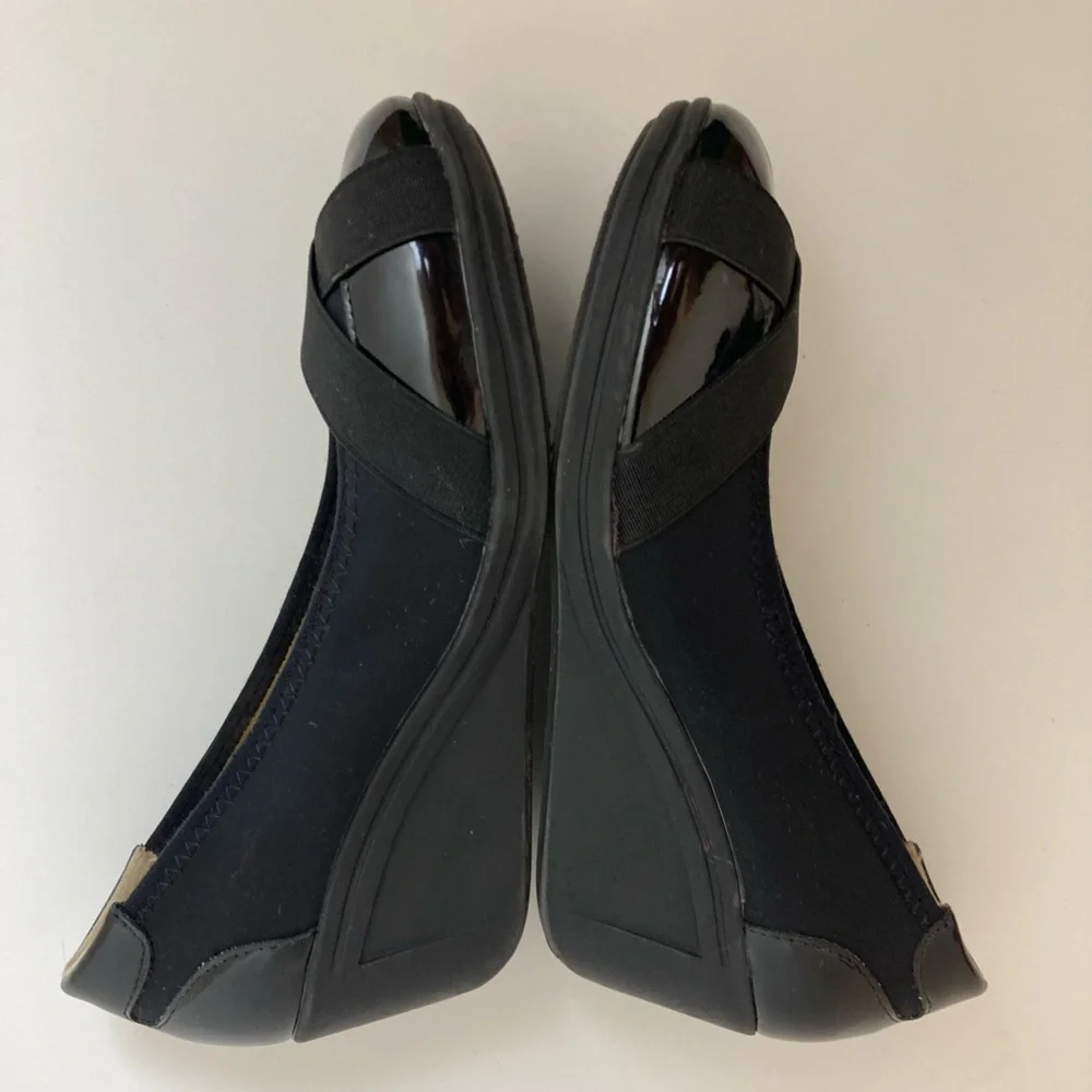 *Kenneth Cole Reaction Don’t Cross Me Faux Black Patent Leather Wedge Shoes #SR